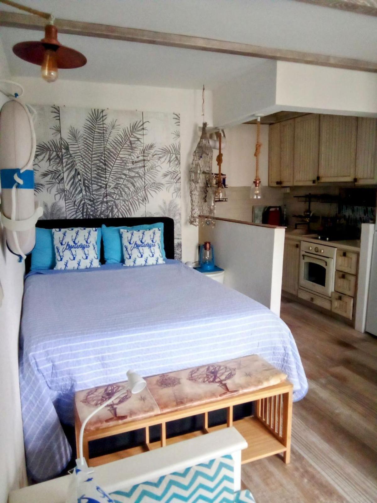 Apartment Mediterraneo Seagull Пераст Экстерьер фото