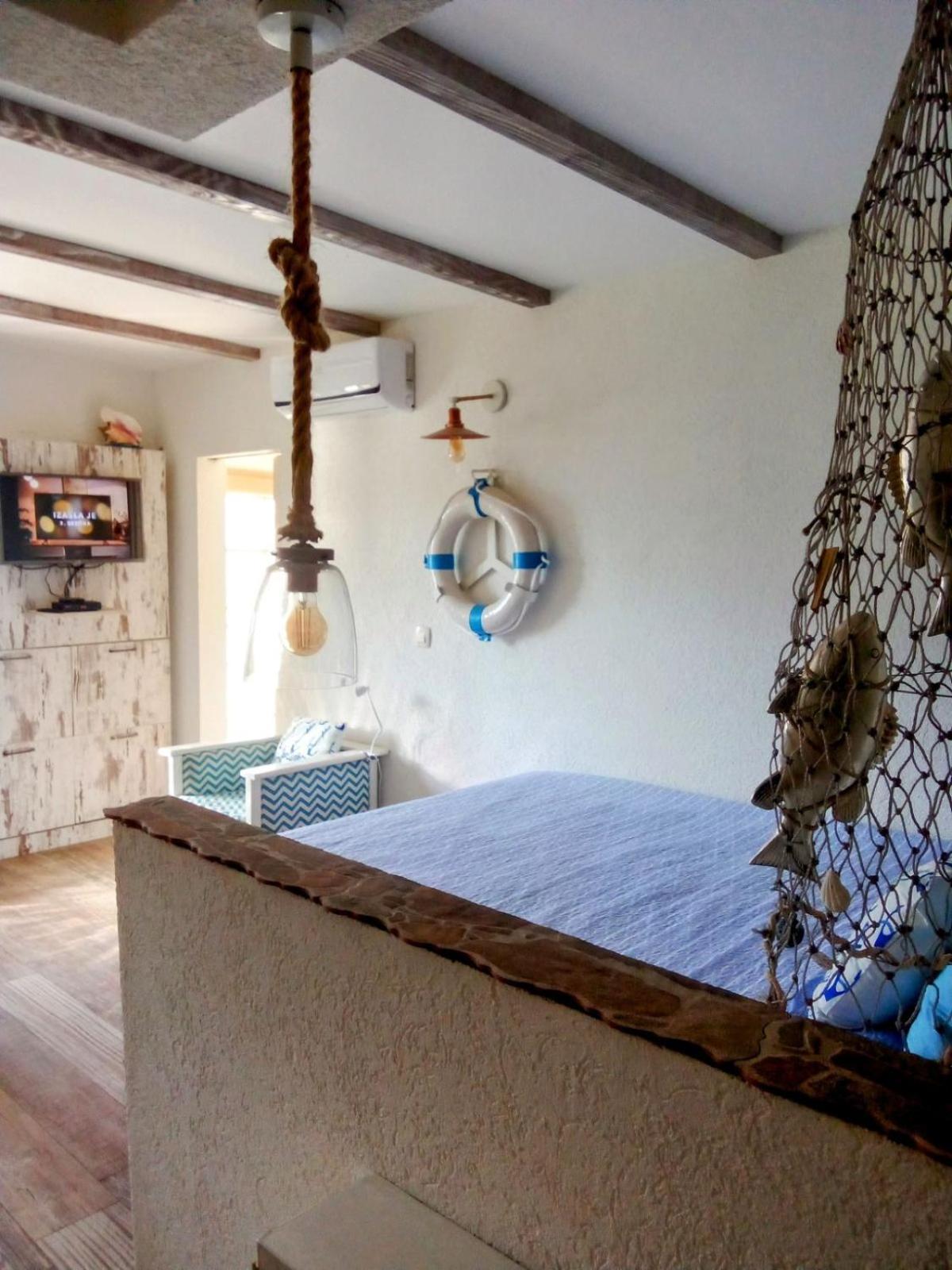 Apartment Mediterraneo Seagull Пераст Экстерьер фото